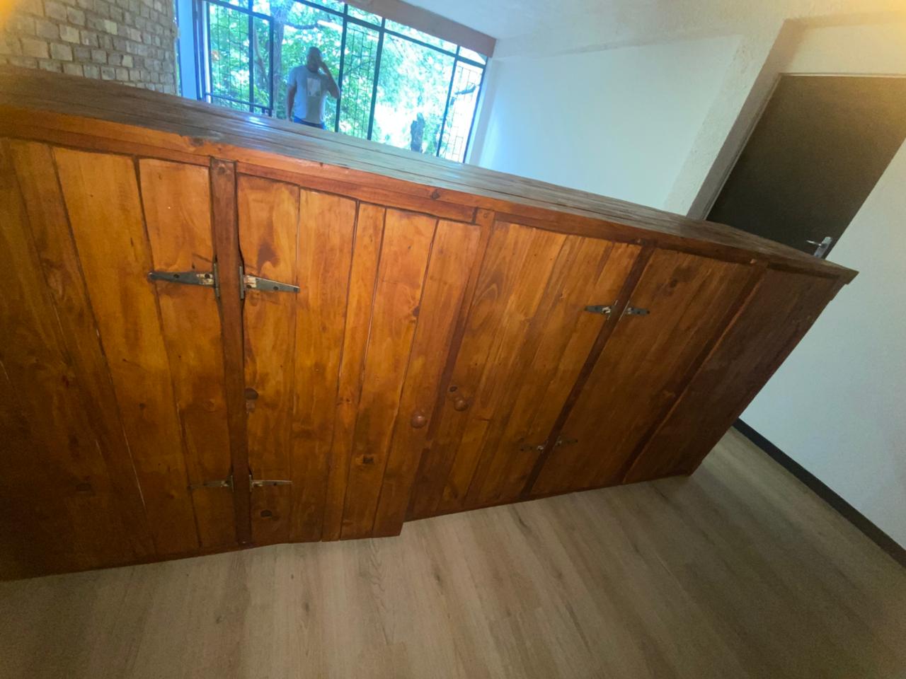 Custom timber counter by Fix & Flo