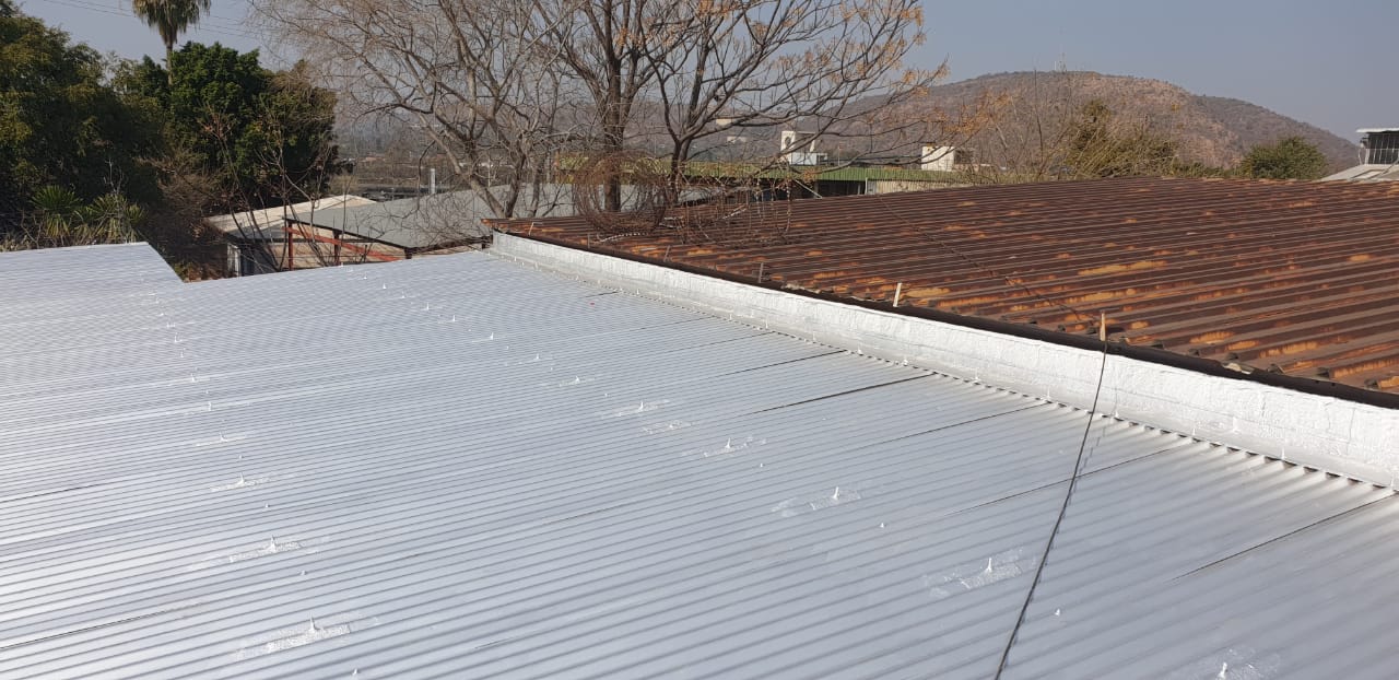 Roof maintenance project by Fix & Flo